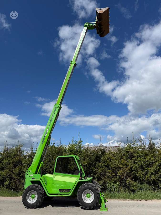 Merlo P32.12EVS, excavator loader