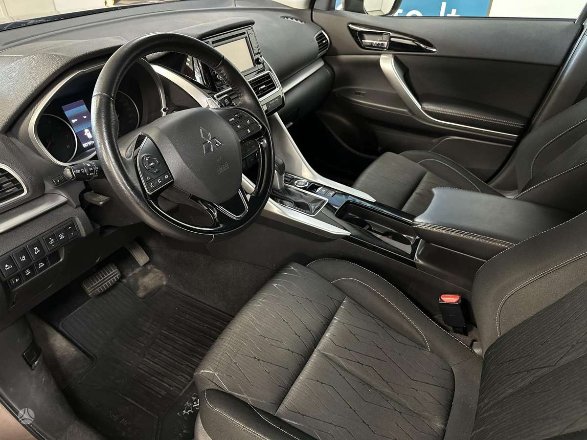 Mitsubishi Eclipse Cross, 1.5 l., off-road / crossover