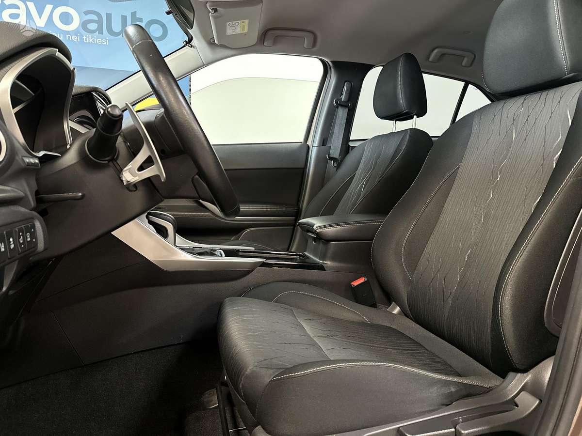 Mitsubishi Eclipse Cross, 1.5 l., off-road / crossover
