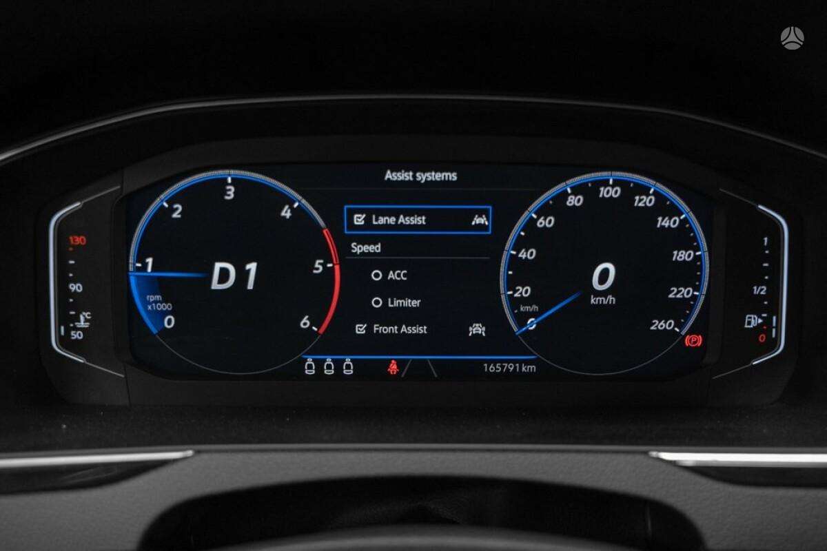 Volkswagen Passat - 12