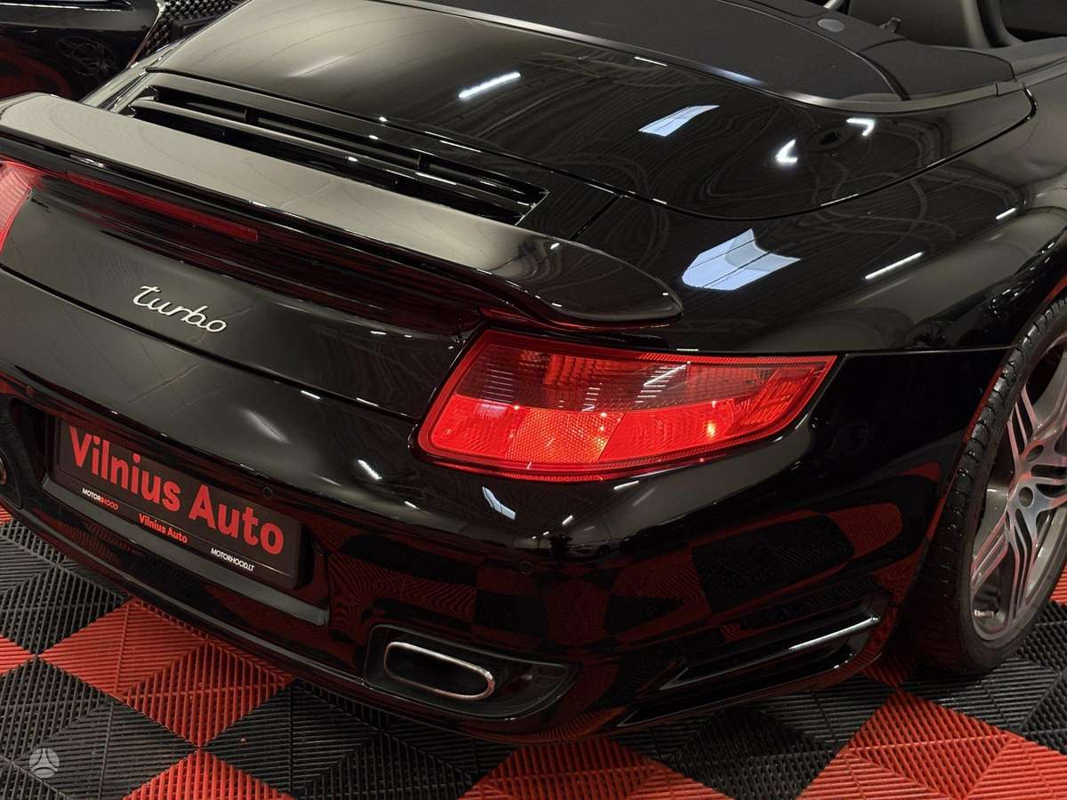 Porsche 911 - 8
