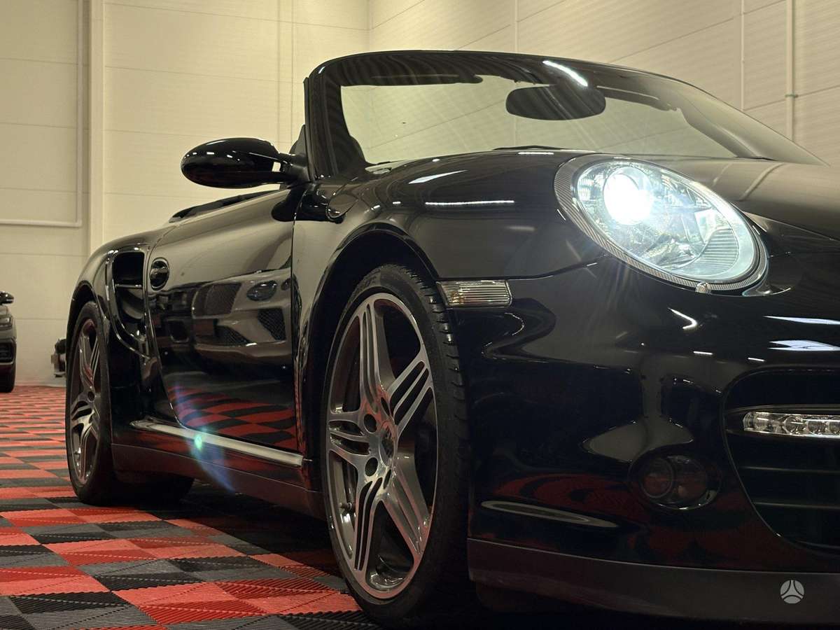 Porsche 911 - 9
