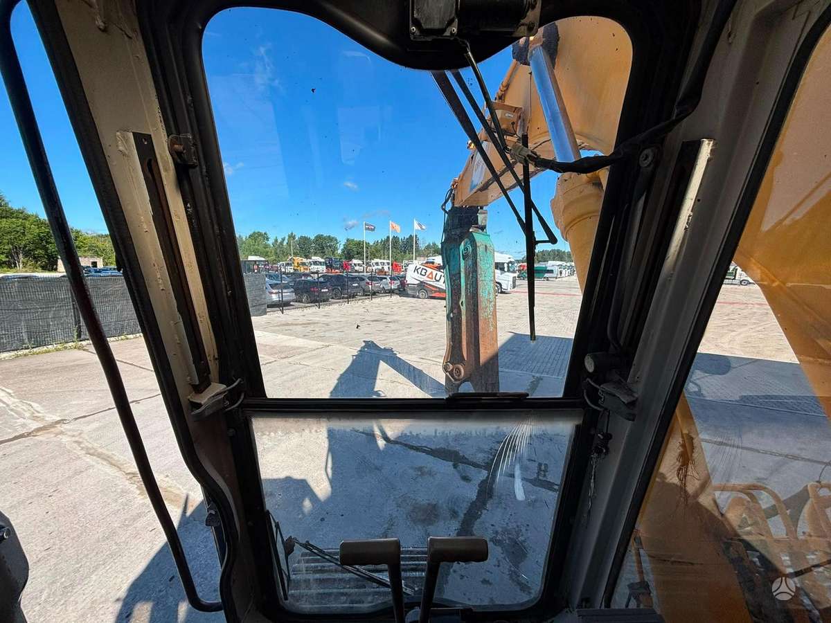 Kobelco K909LC-II, excavator