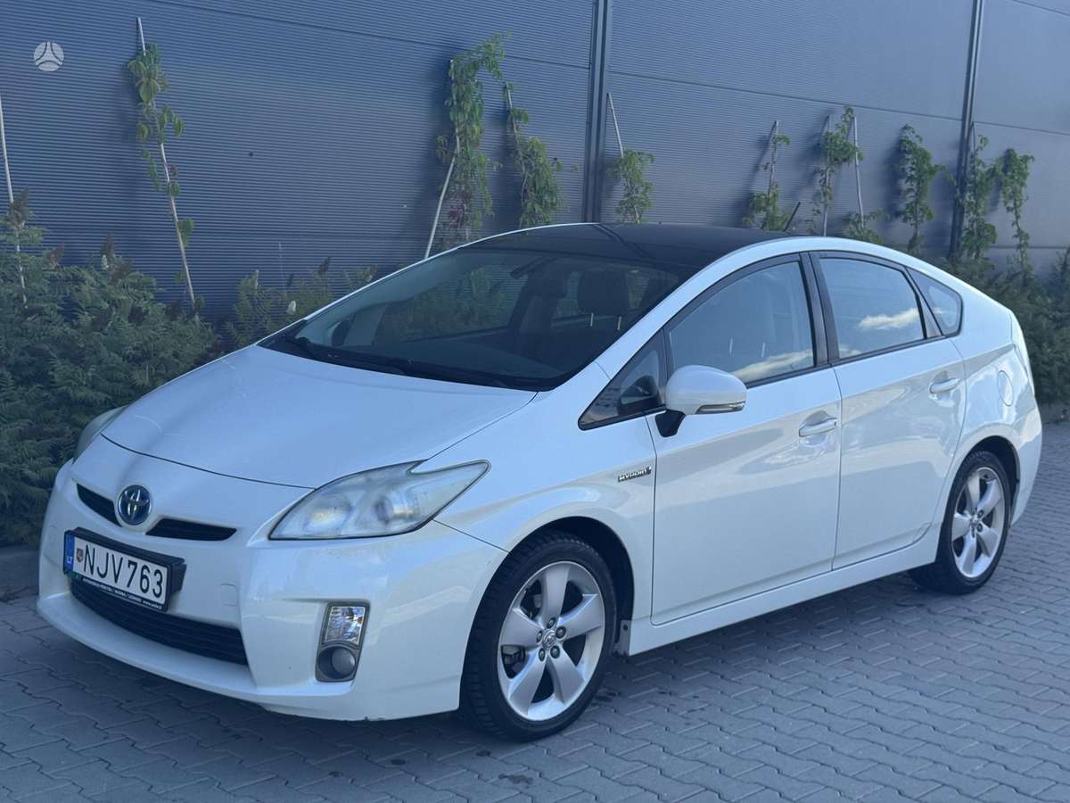 Toyota Prius - 3