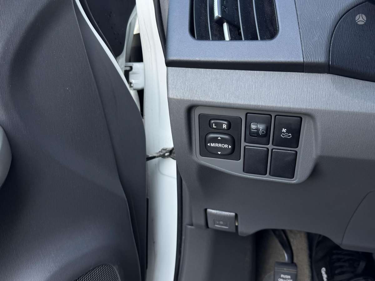 Toyota Prius - 9