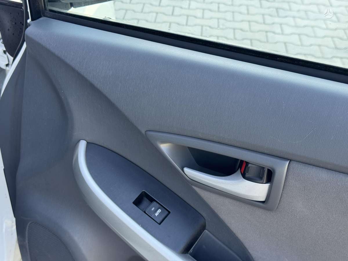 Toyota Prius - 11