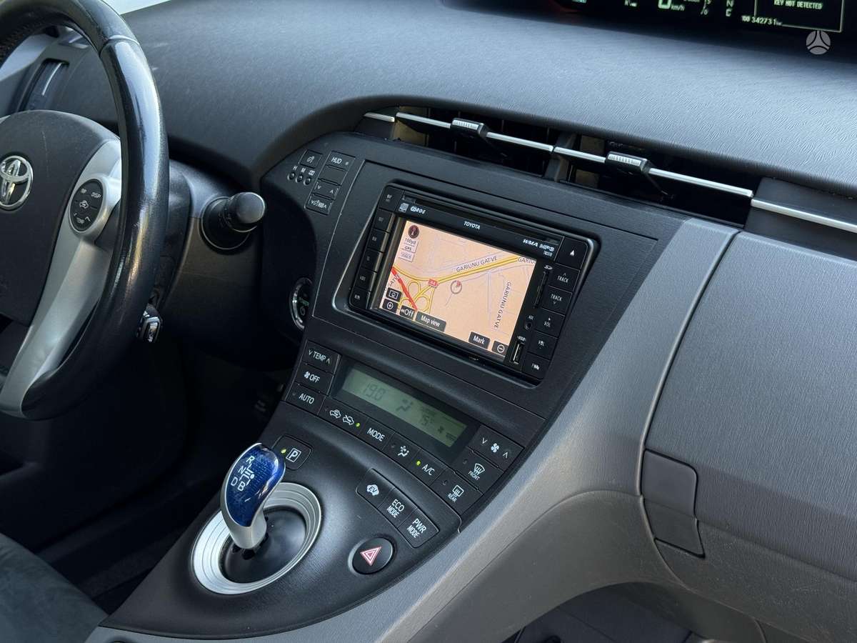 Toyota Prius - 8
