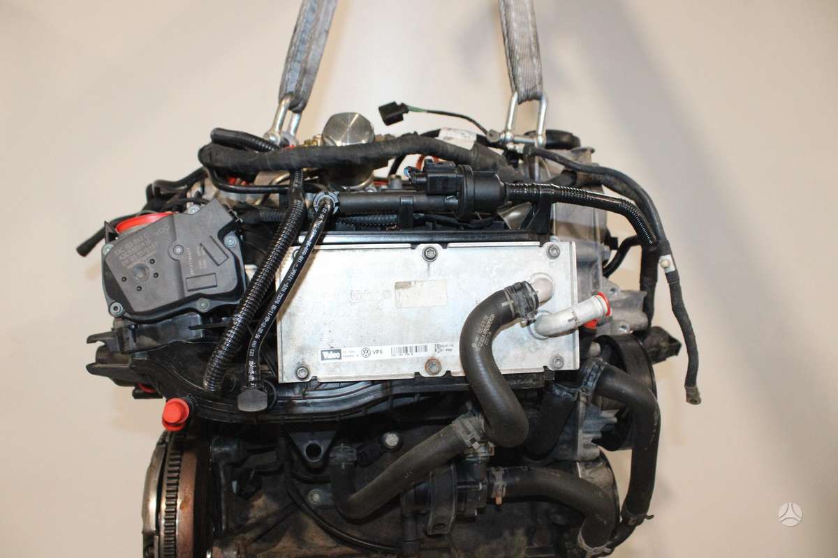 Volkswagen Golf, CAXA, двигатель