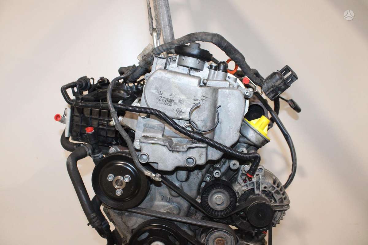 Volkswagen Golf, CAXA, двигатель