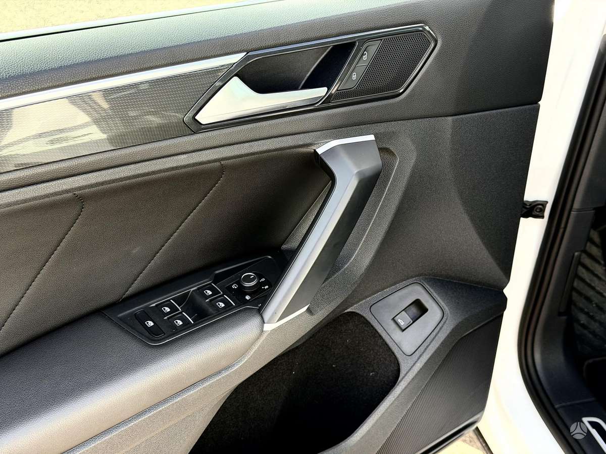Volkswagen Tiguan - 11