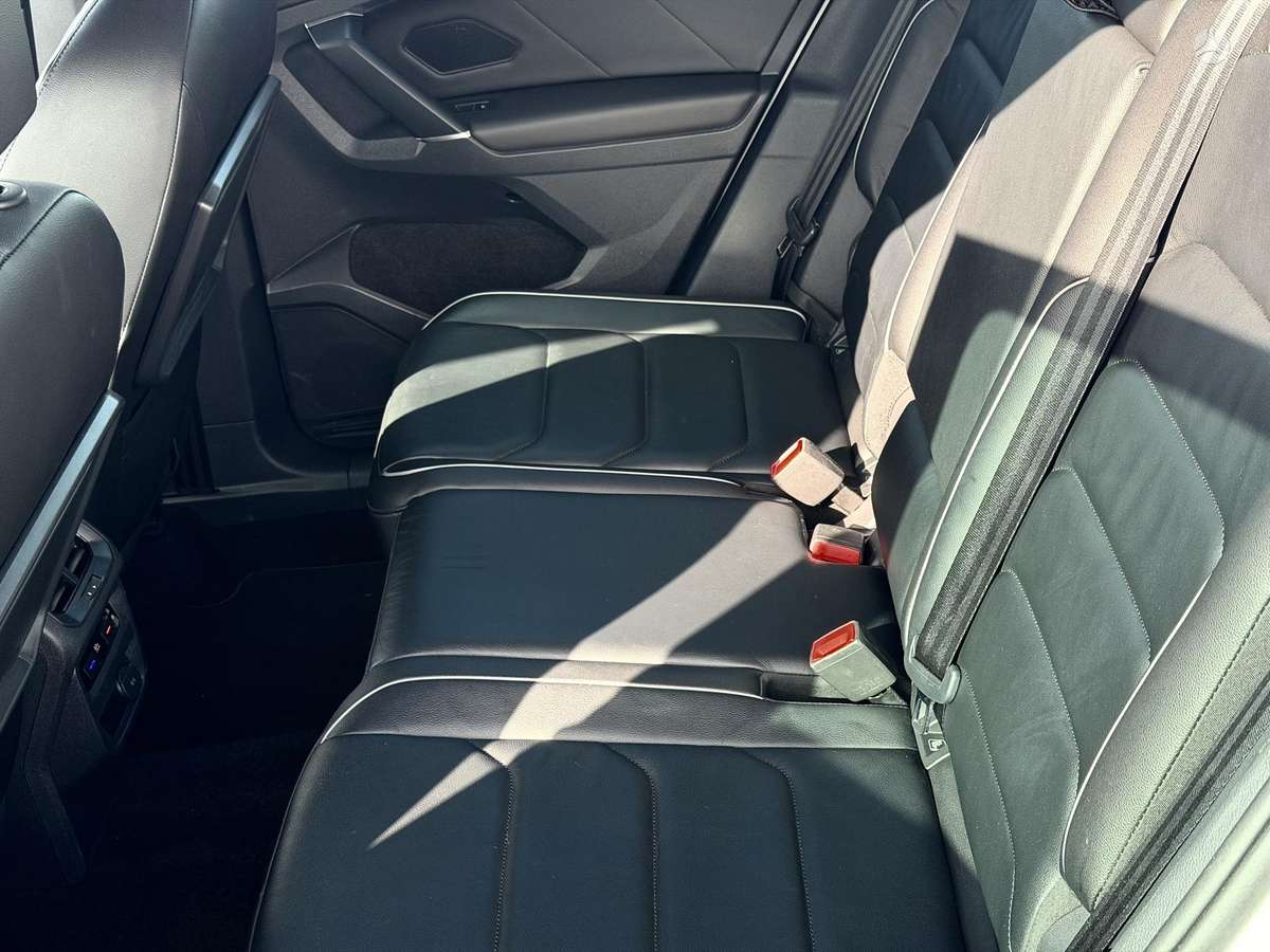 Volkswagen Tiguan - 12