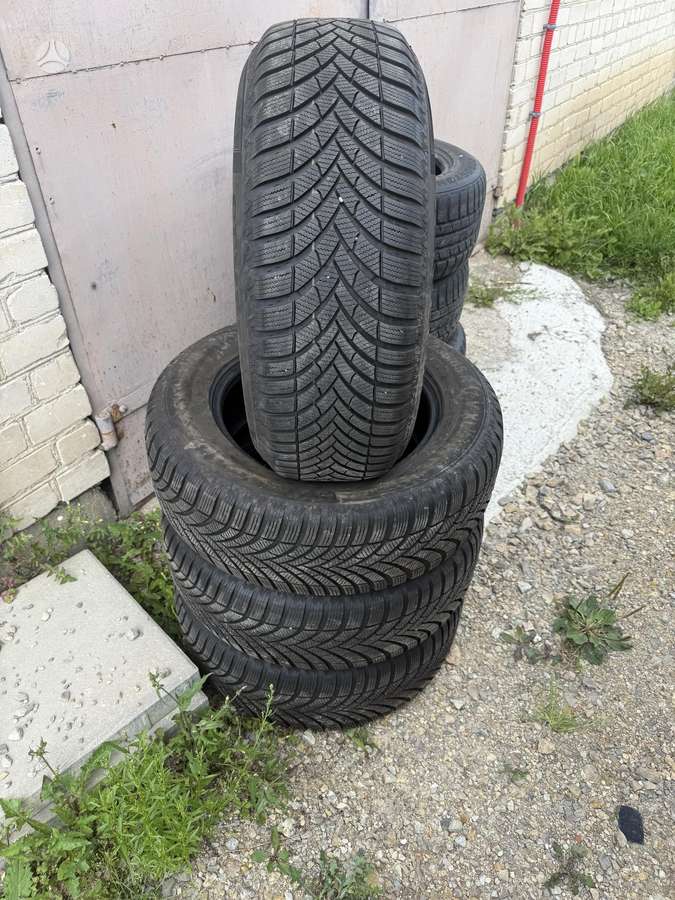 Semperit, universalios 235/65 R17