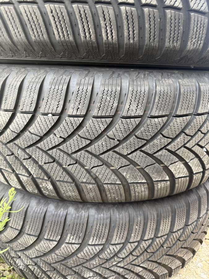 Semperit, universalios 235/65 R17