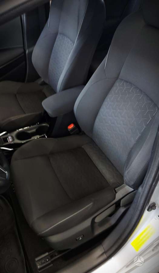 Toyota Corolla - 12