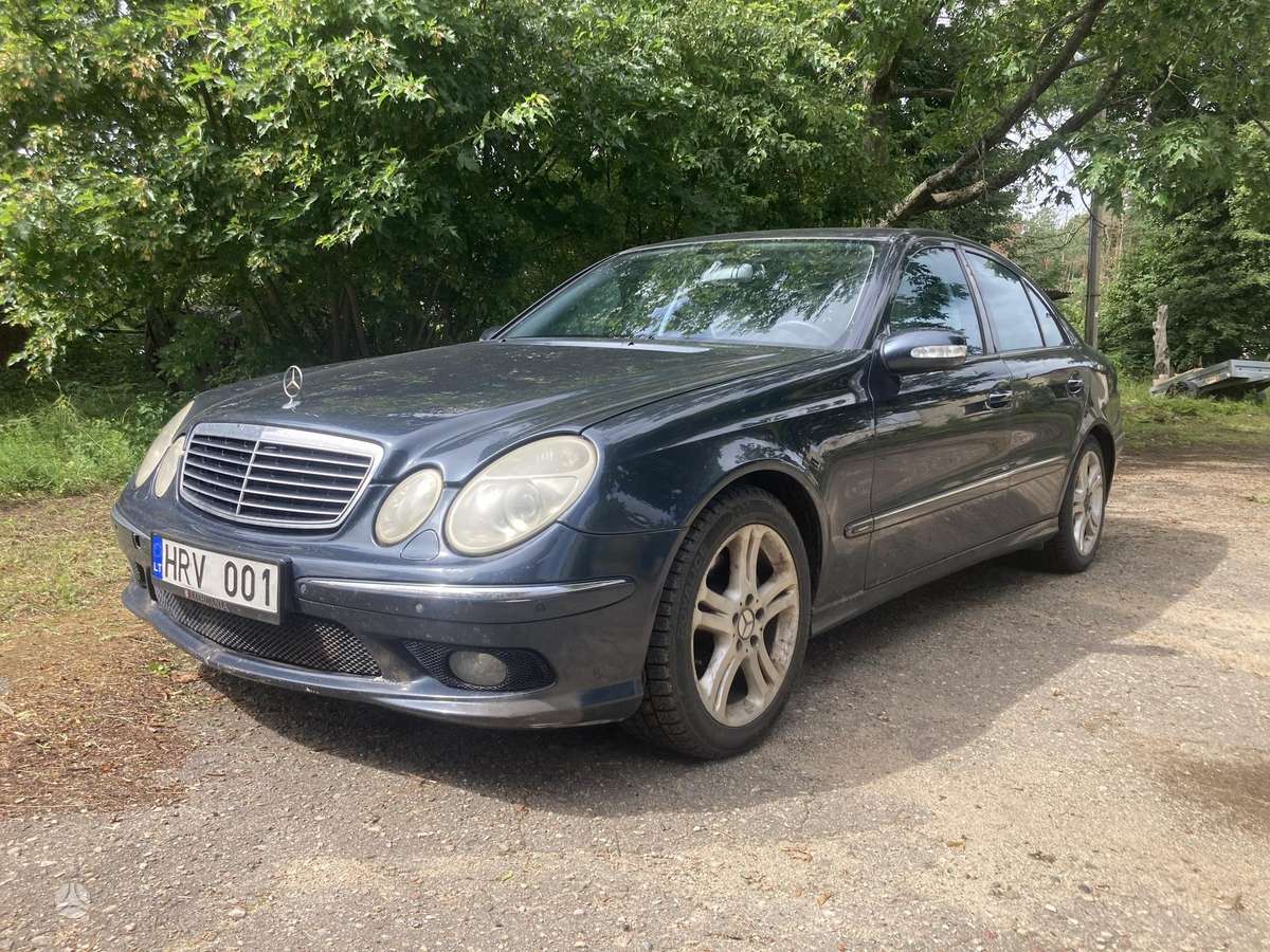 Mercedes-Benz E320, 3.2 l., Седан