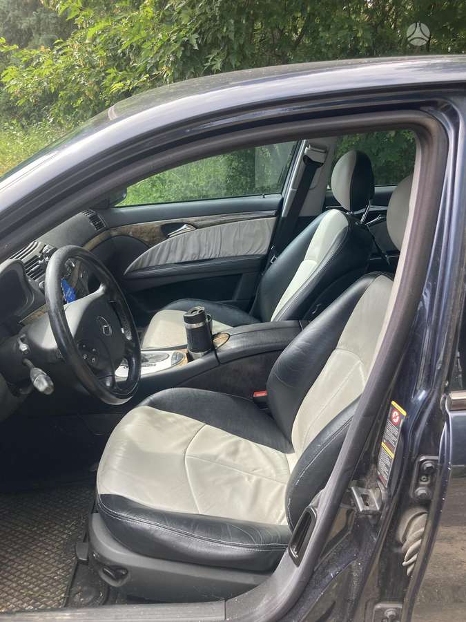 Mercedes-Benz E320, 3.2 l., Седан