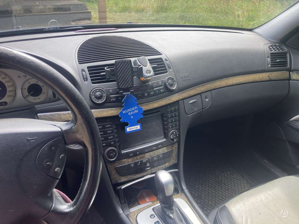 Mercedes-Benz E320, 3.2 l., Седан