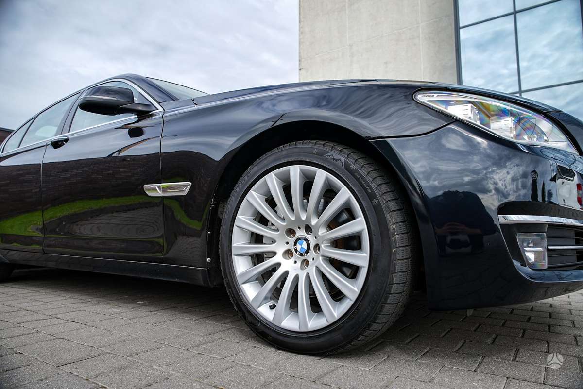 BMW 730, 3.0 l., Седан