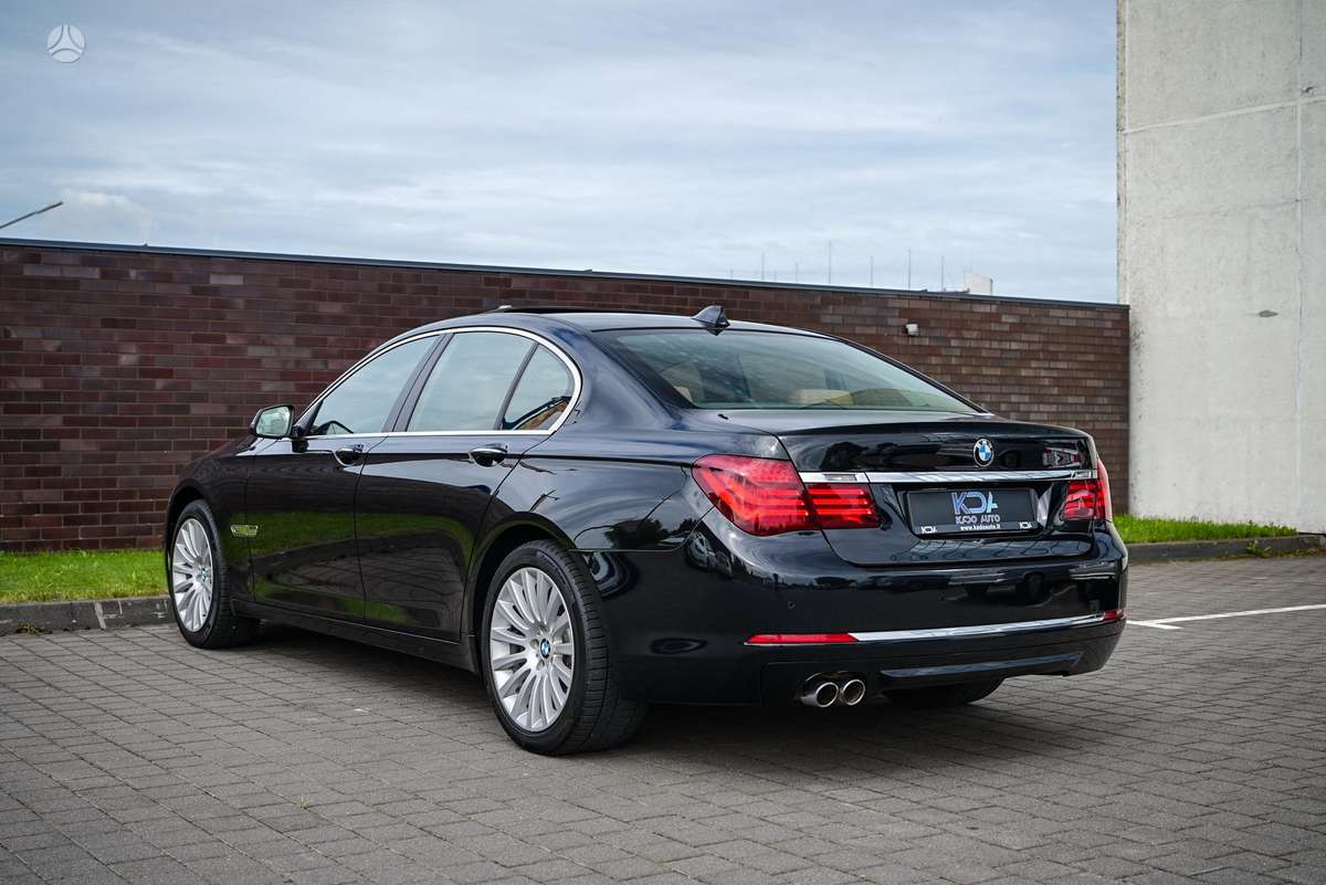 BMW 730, 3.0 l., Седан