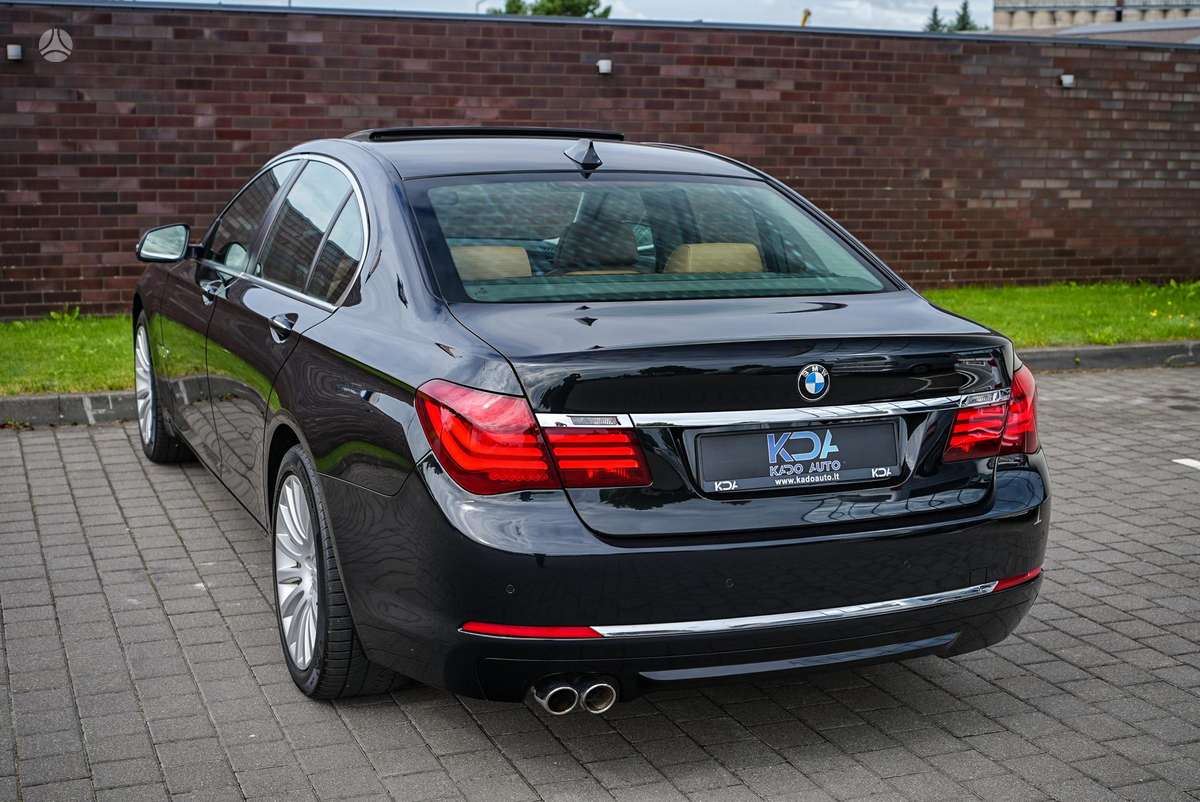 BMW 730, 3.0 l., Седан