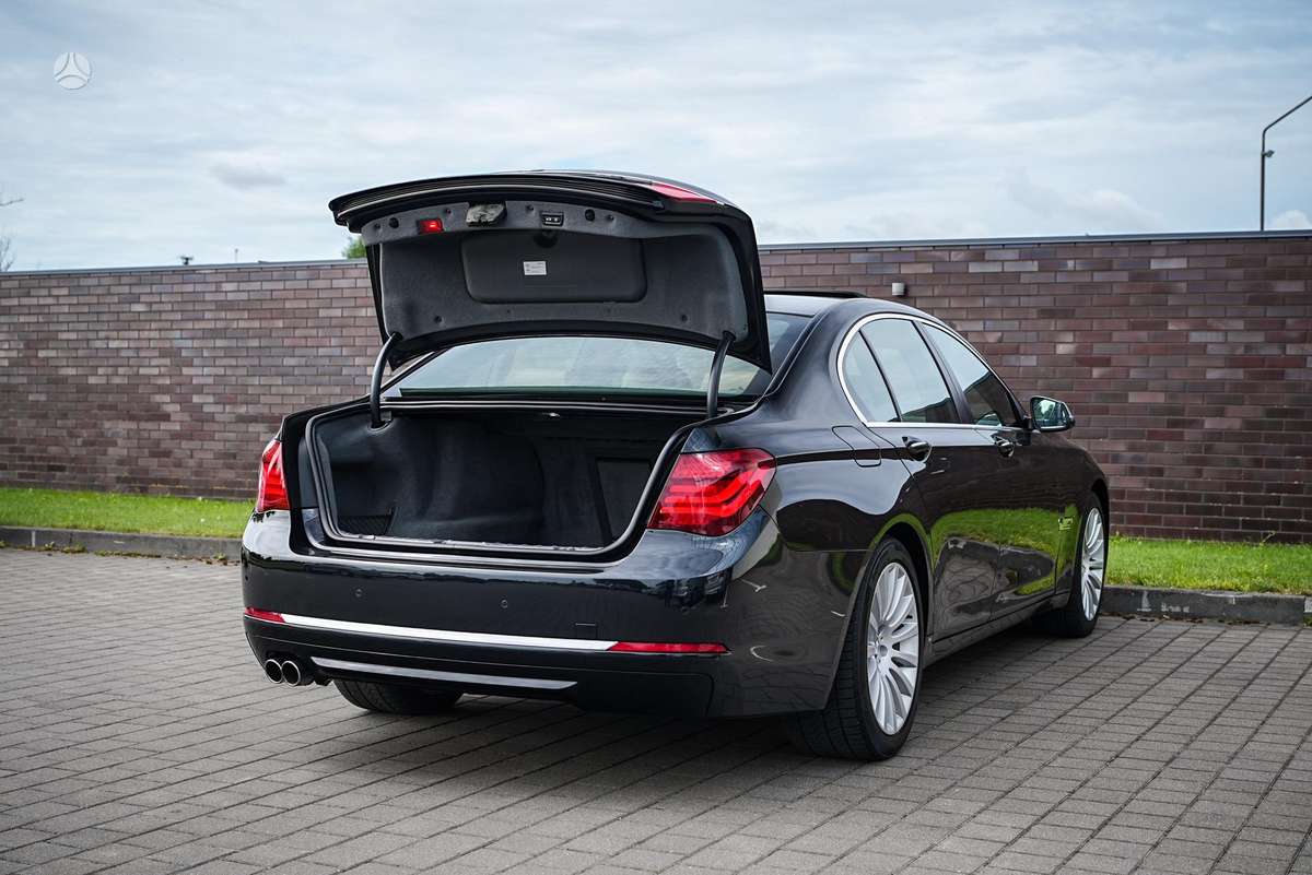 BMW 730, 3.0 l., Седан