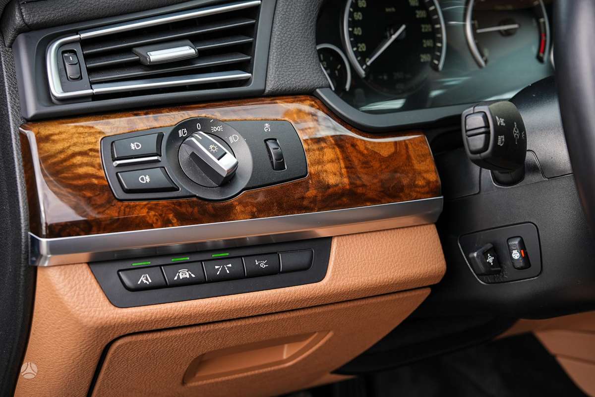 BMW 730, 3.0 l., Седан