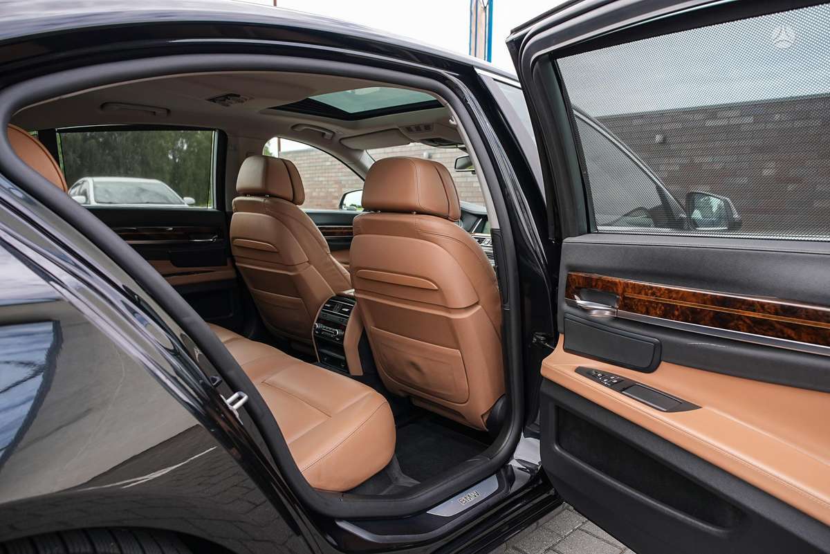 BMW 730, 3.0 l., Седан