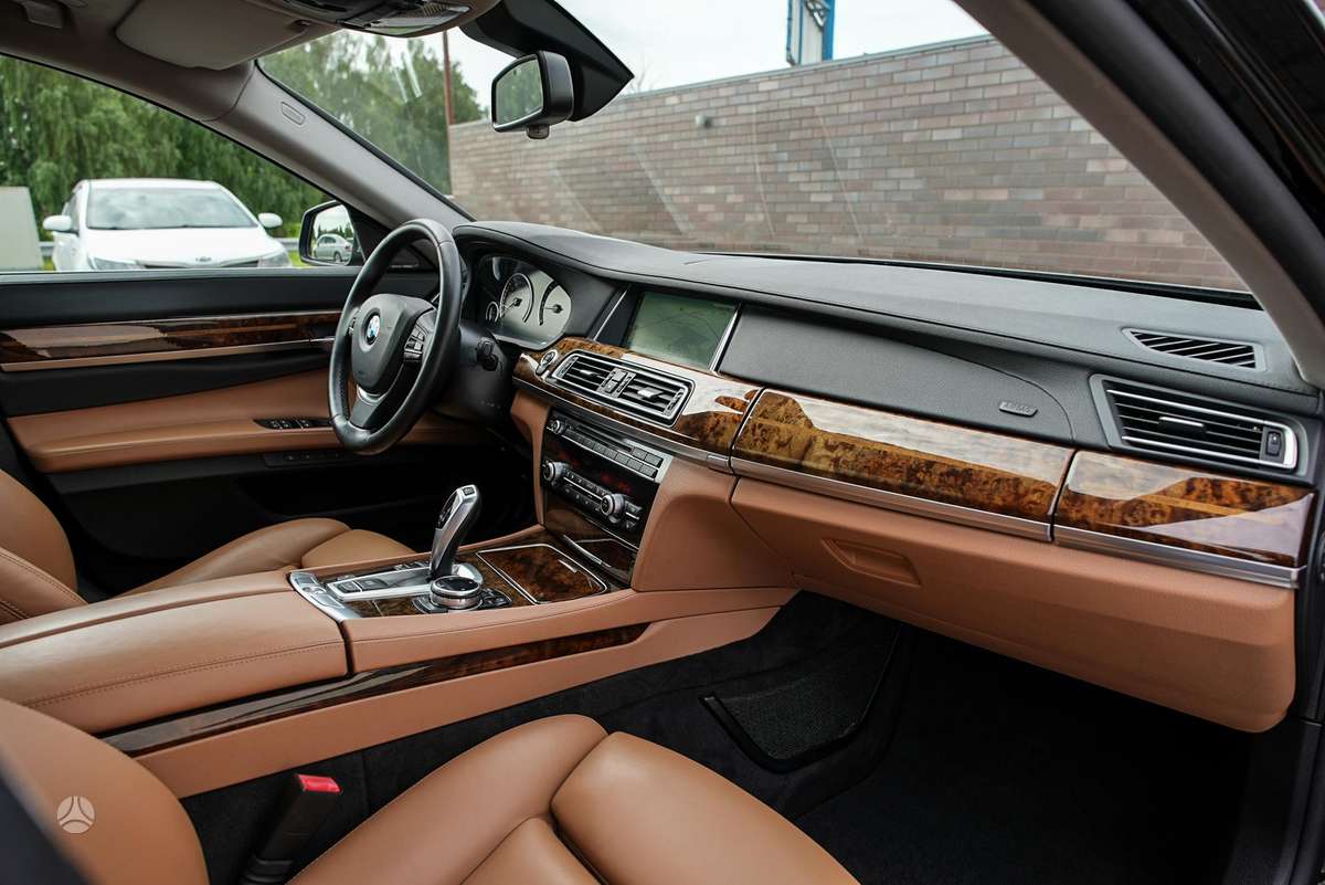 BMW 730, 3.0 l., Седан