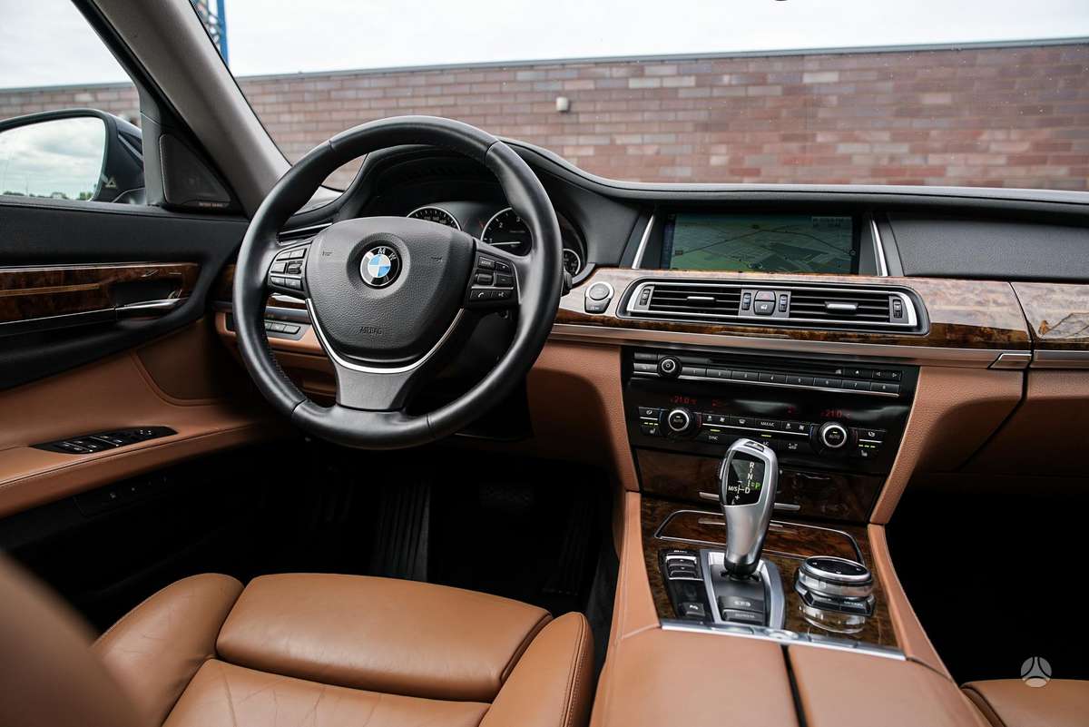 BMW 730, 3.0 l., Седан
