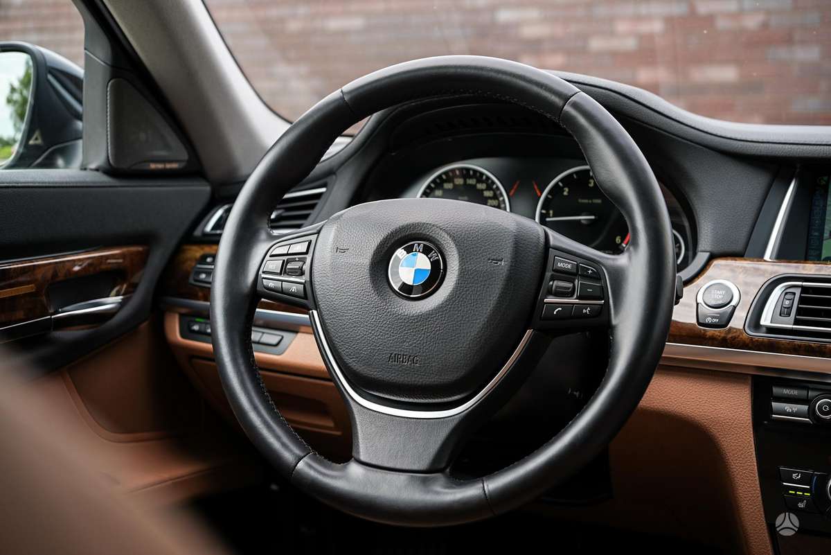 BMW 730, 3.0 l., Седан