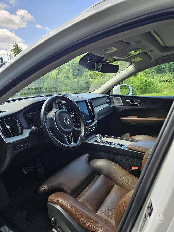 Volvo XC60 - 11
