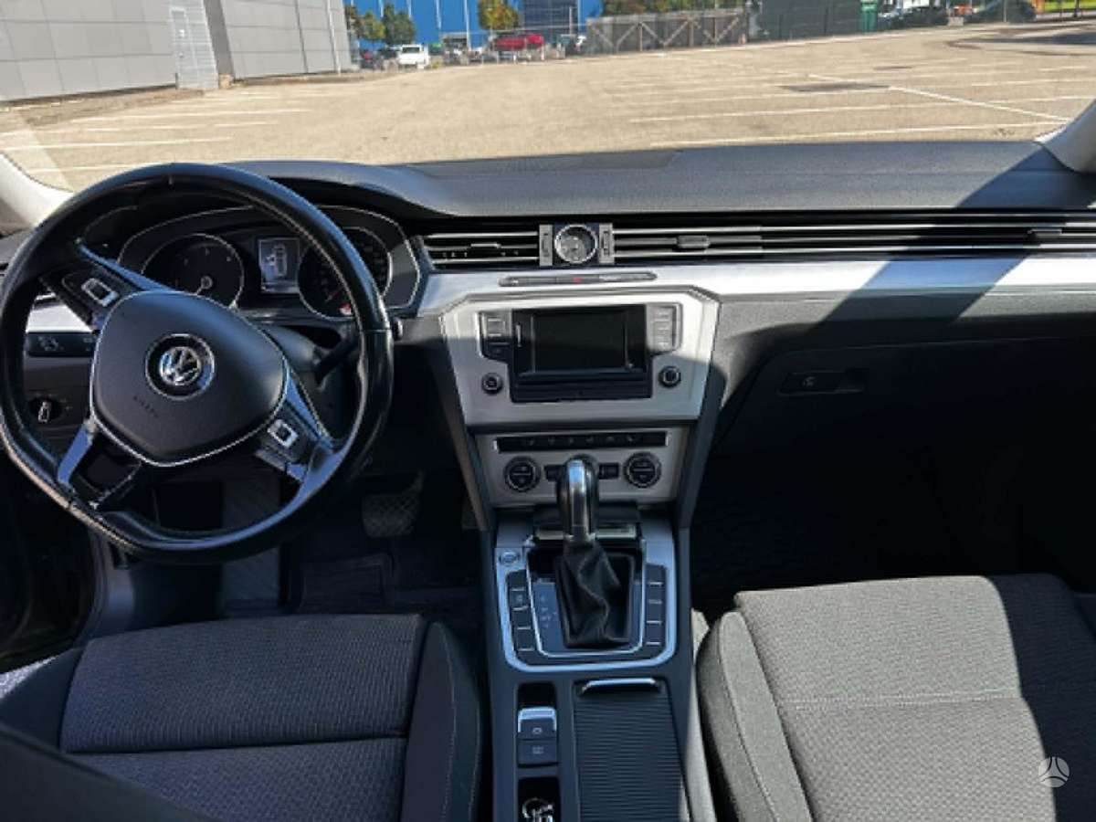 Volkswagen Passat - 5