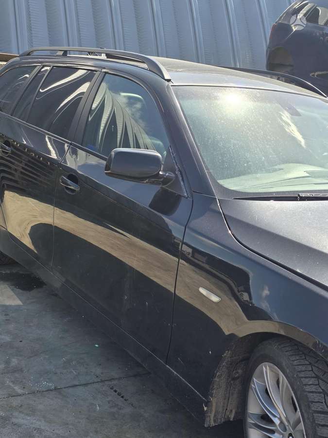 BMW 525 dalimis