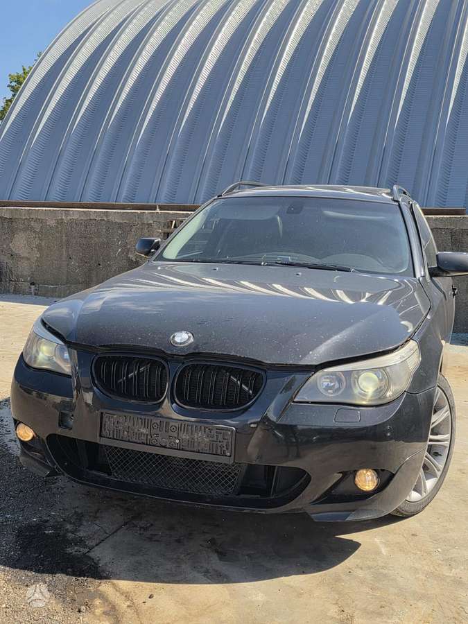 BMW 525 dalimis