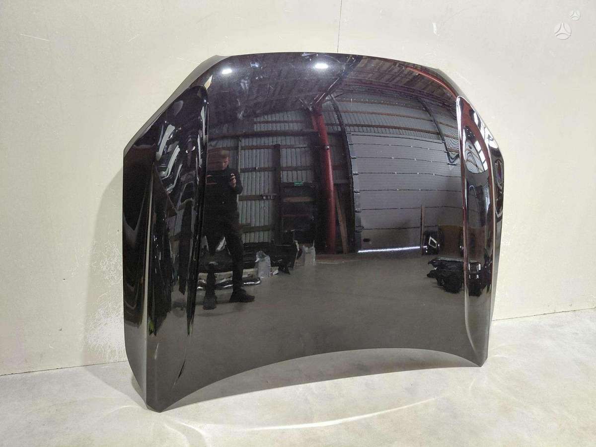 Volvo XC90 hood (front, rear)