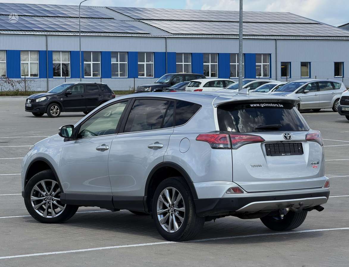 Toyota RAV4 - 6
