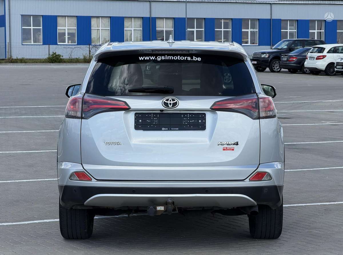 Toyota RAV4 - 8