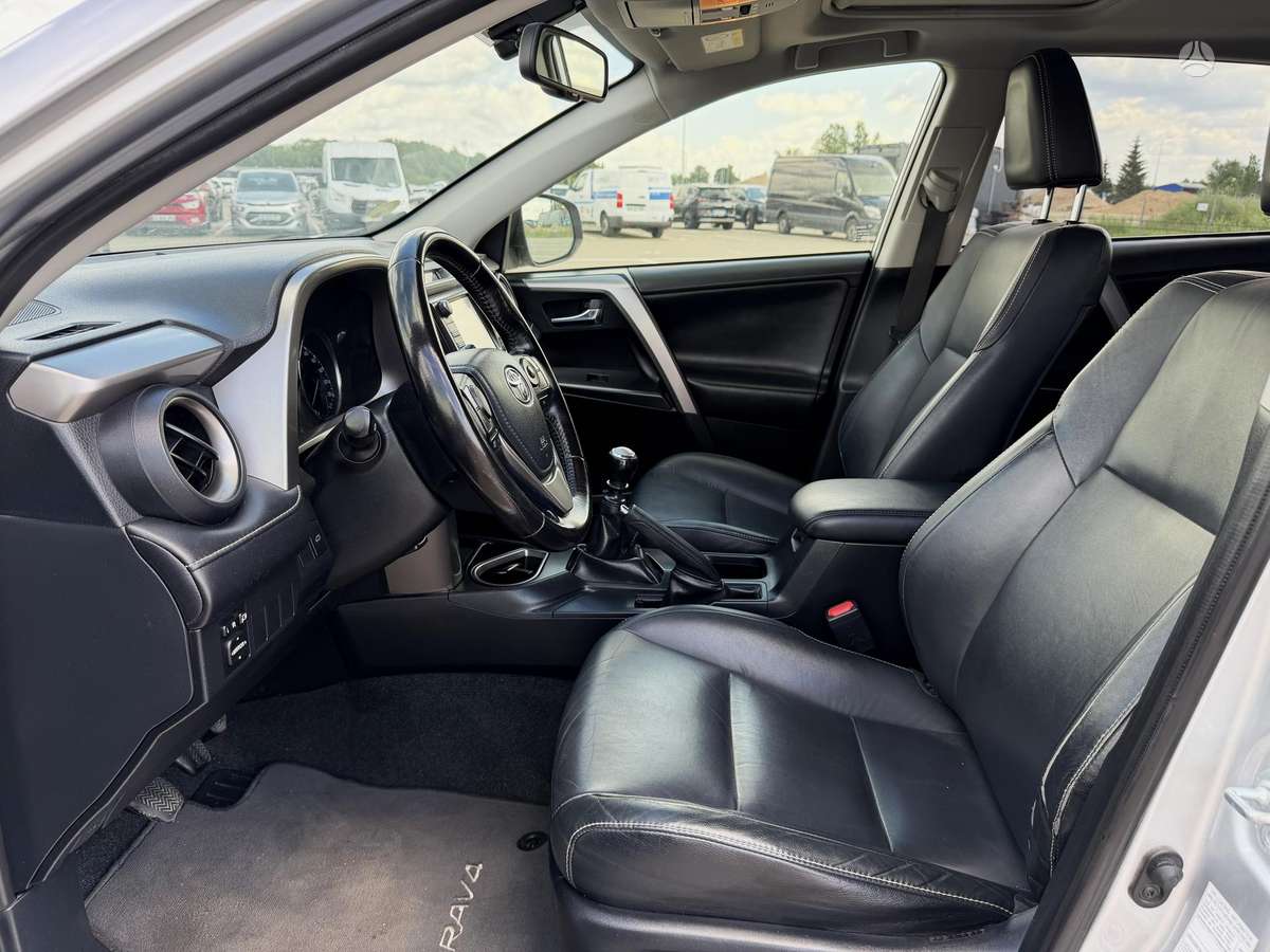Toyota RAV4 - 9
