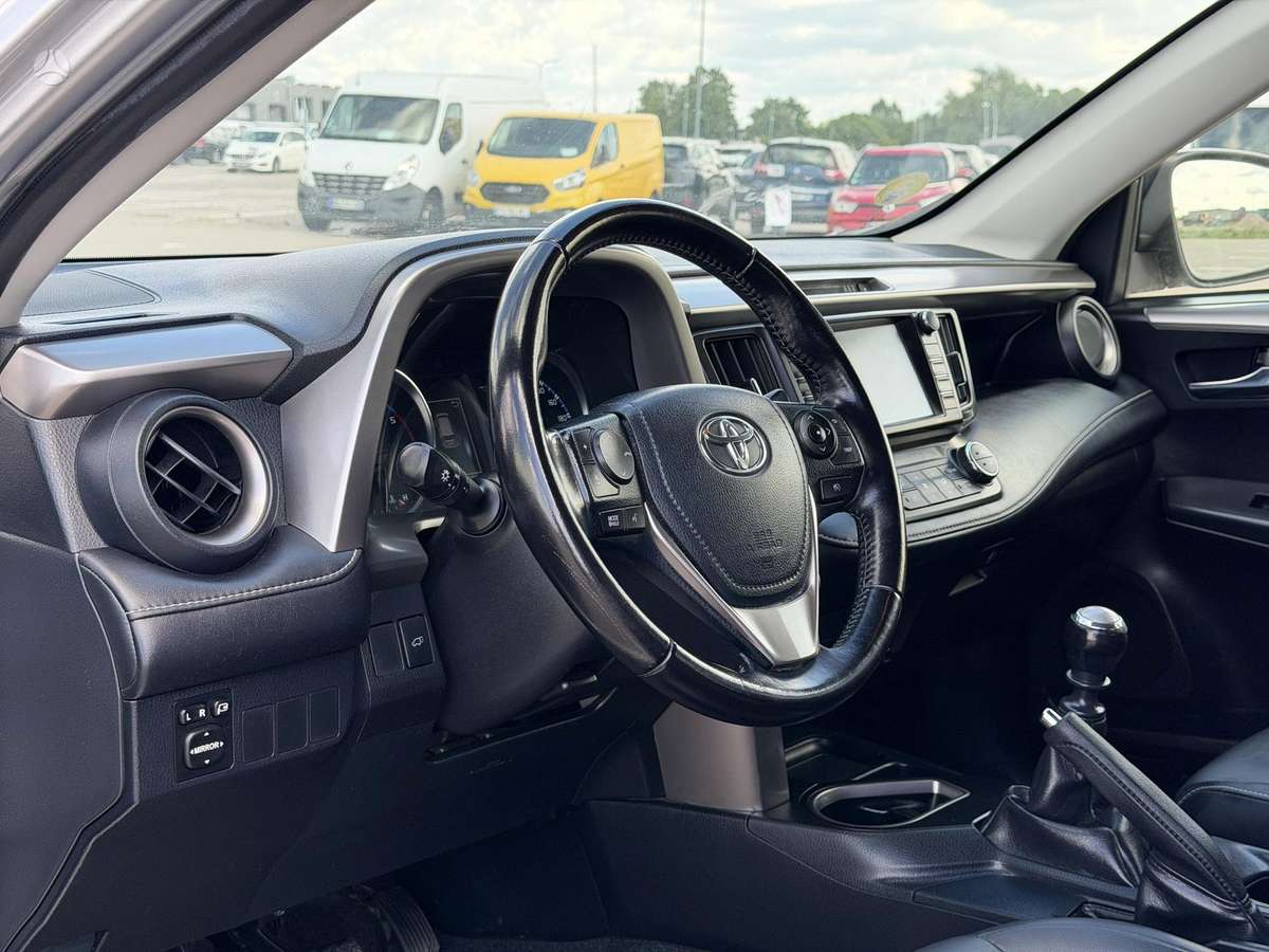 Toyota RAV4 - 10