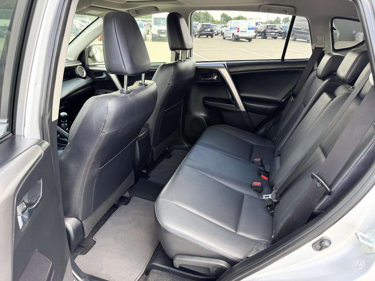 Toyota RAV4 - 11