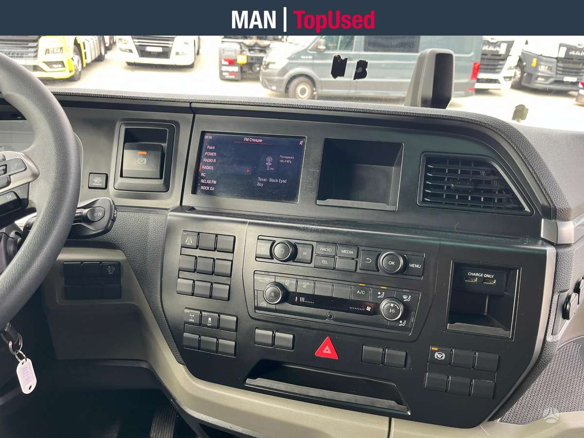 MAN TGX 18.480 4x2 GX cab LED (10654), double sleeper