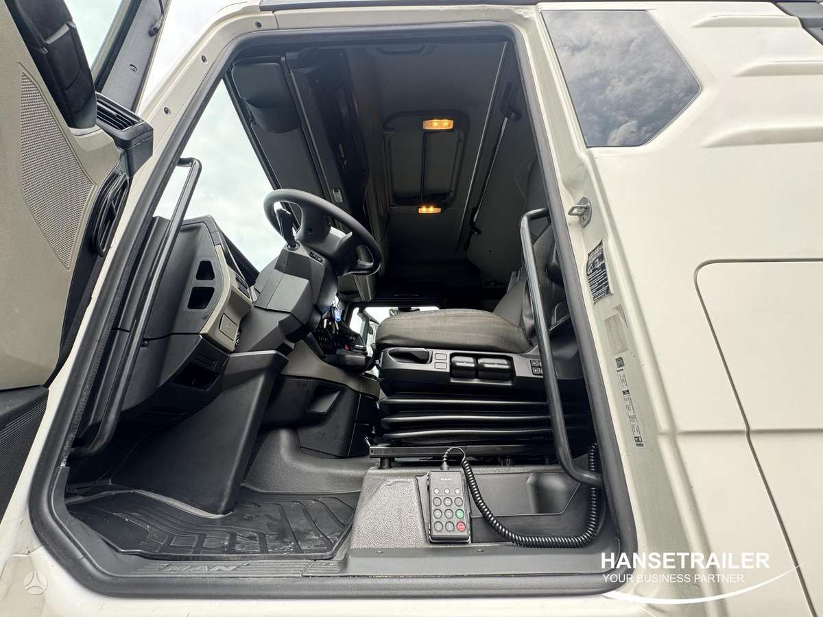 MAN TGX 18.470, double sleeper
