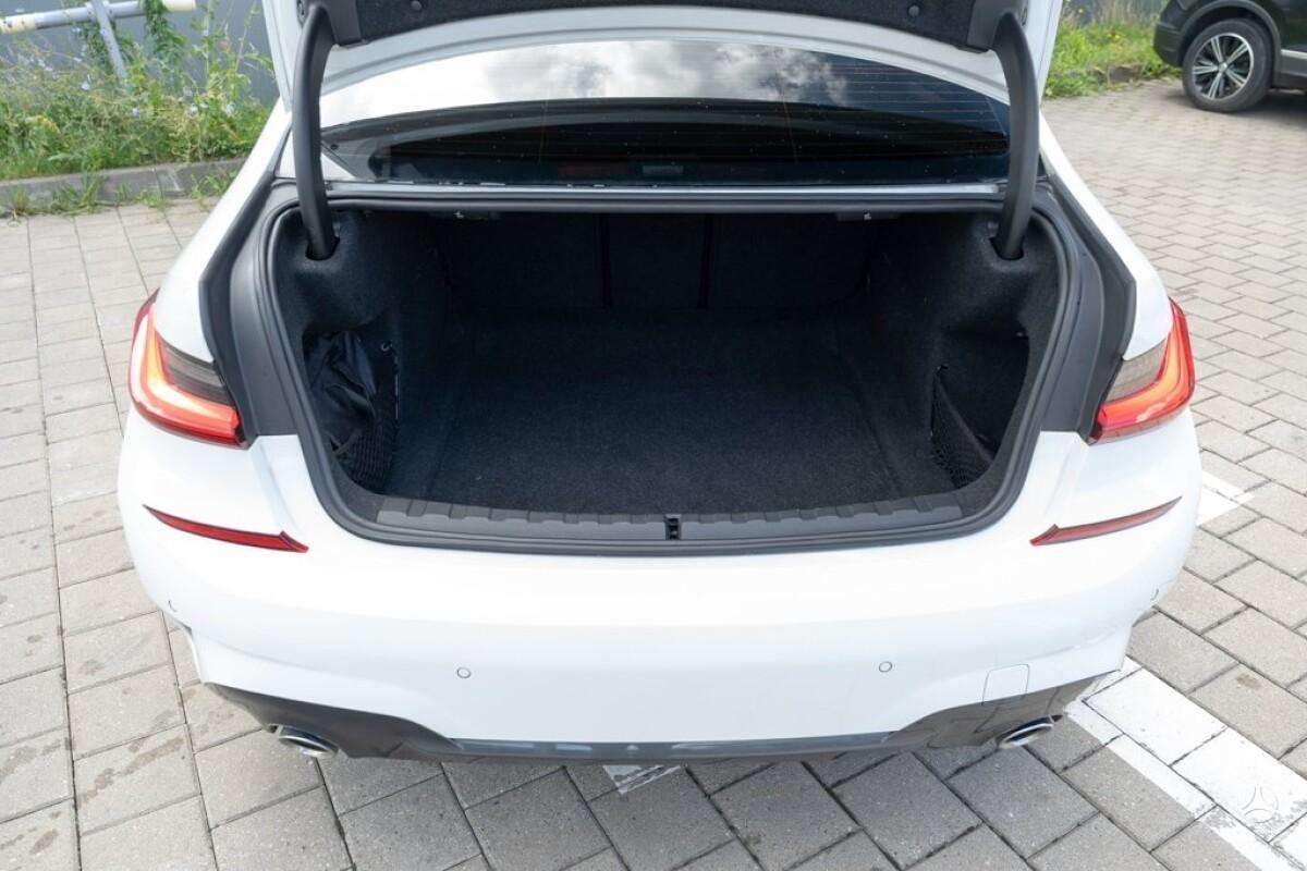 BMW 320, 2.0 l., Седан