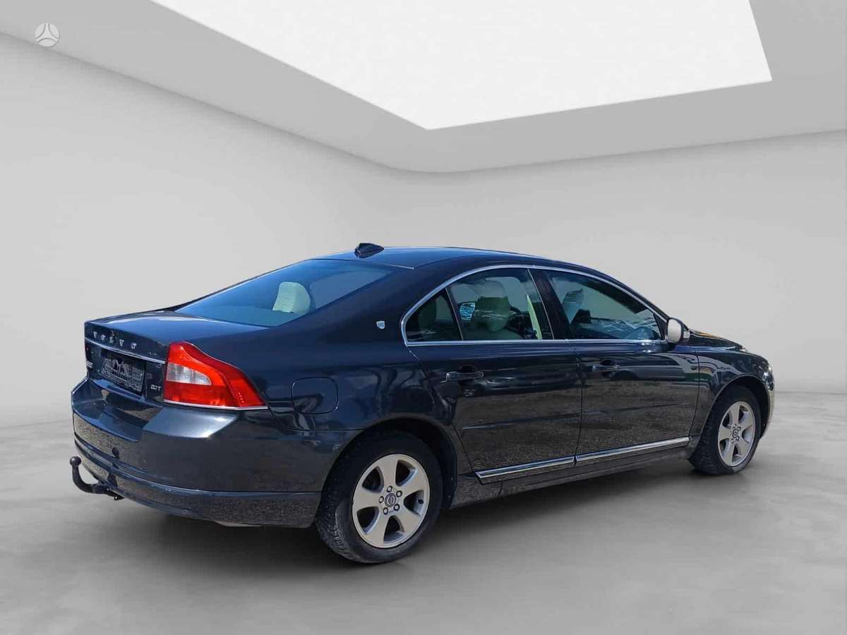 Volvo S80, 2.0 l., Седан
