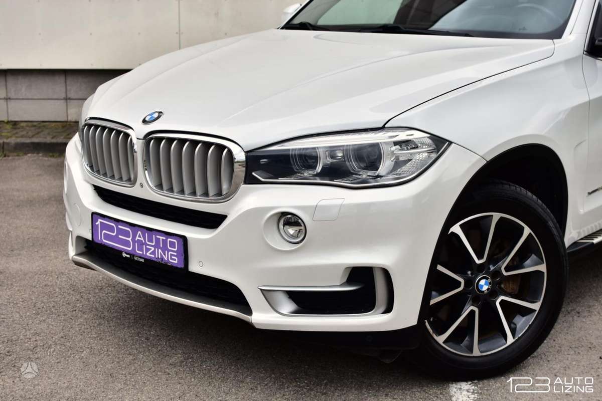 BMW X5, 4.4 l., off-road / crossover