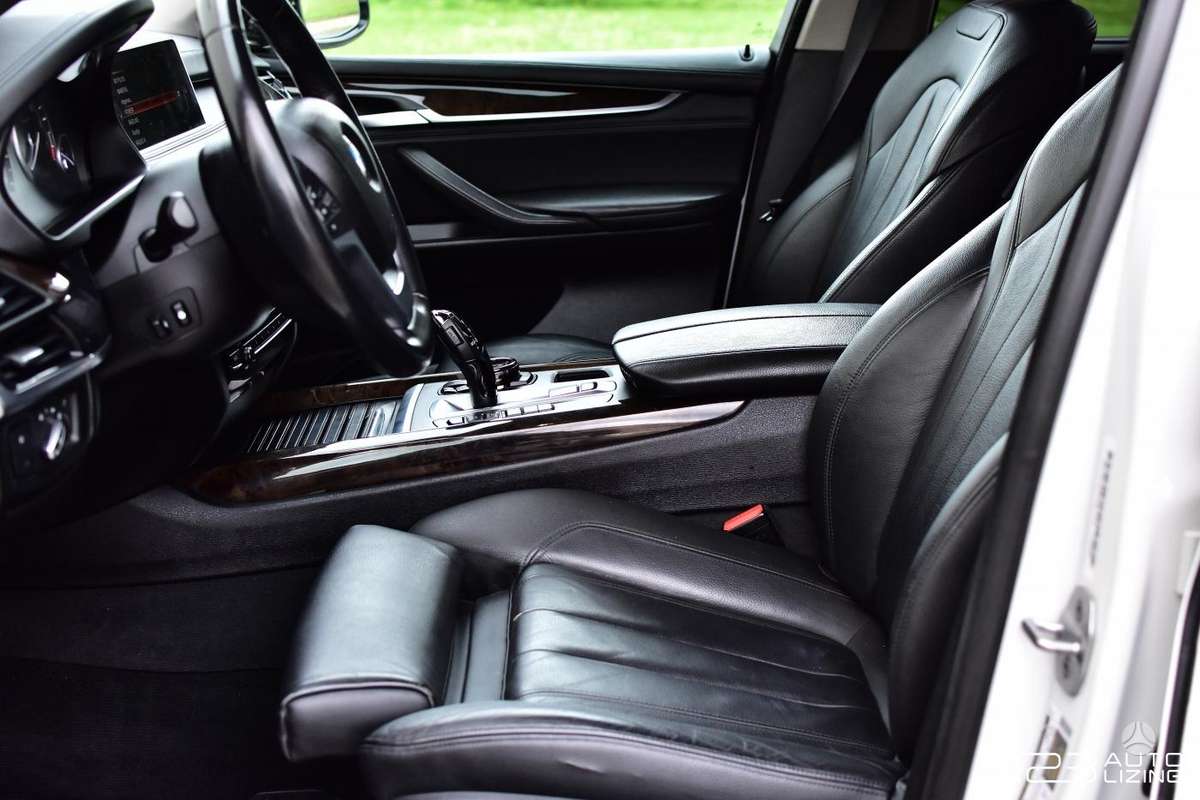 BMW X5, 4.4 l., off-road / crossover
