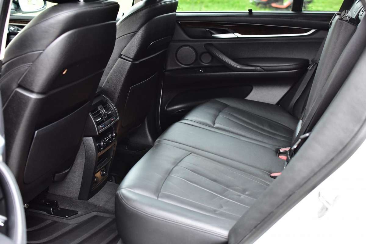 BMW X5, 4.4 l., off-road / crossover