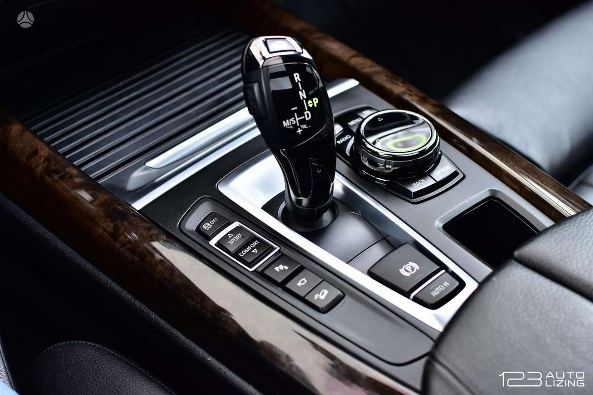 BMW X5, 4.4 l., off-road / crossover