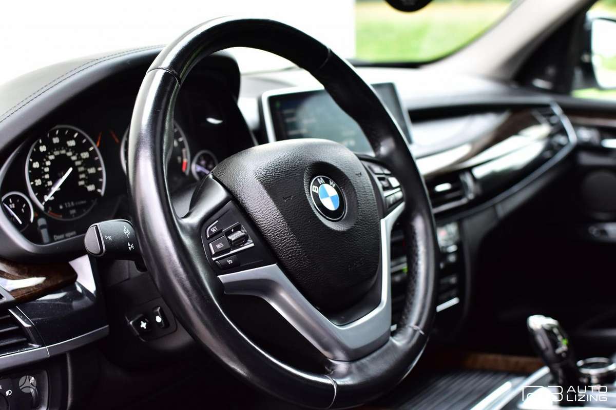BMW X5, 4.4 l., off-road / crossover