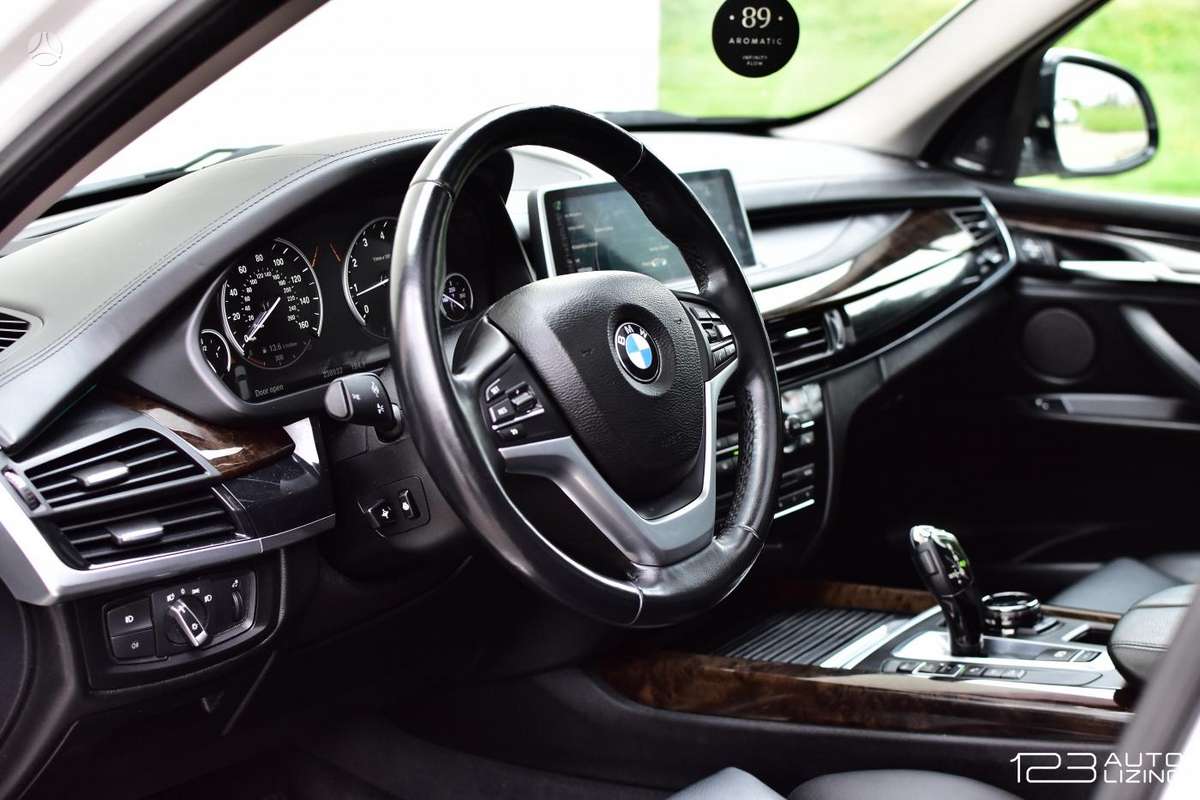 BMW X5, 4.4 l., off-road / crossover